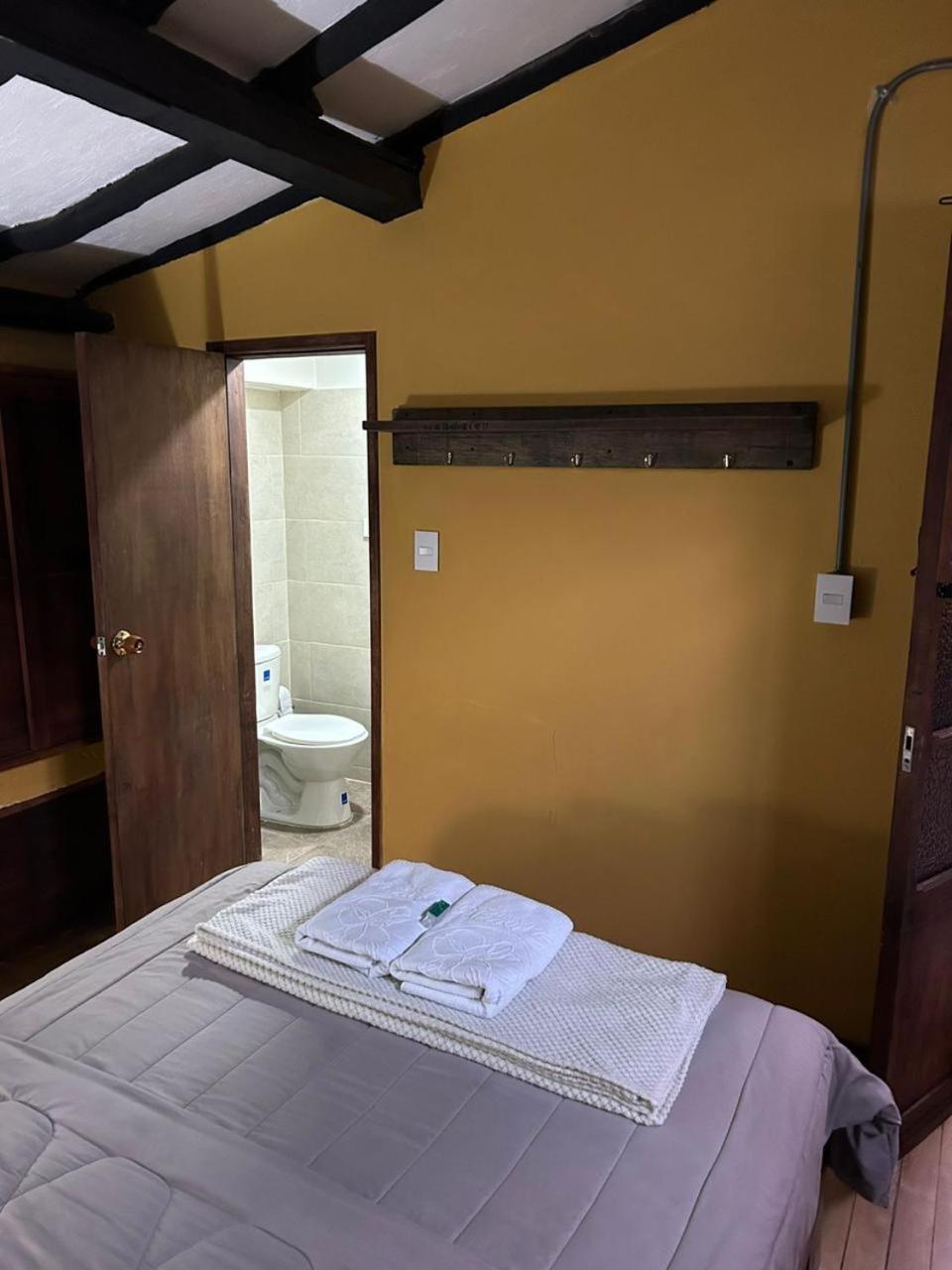 Hostal Casa Astromelia Bogota Luaran gambar